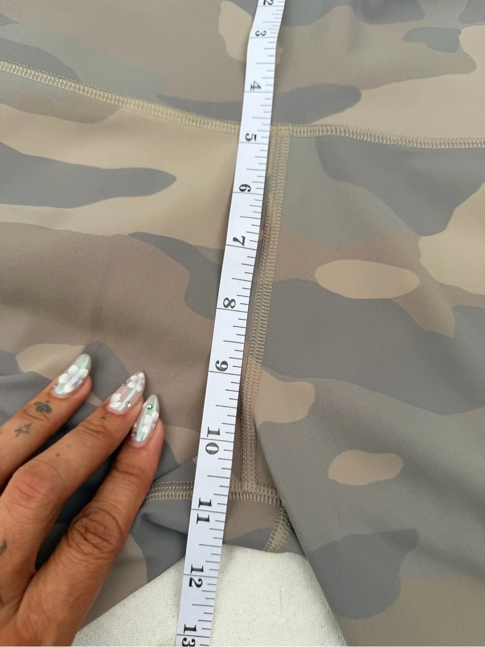 ALO Yoga Neutral Camo High-Rise Leggings - Taupe & Gray